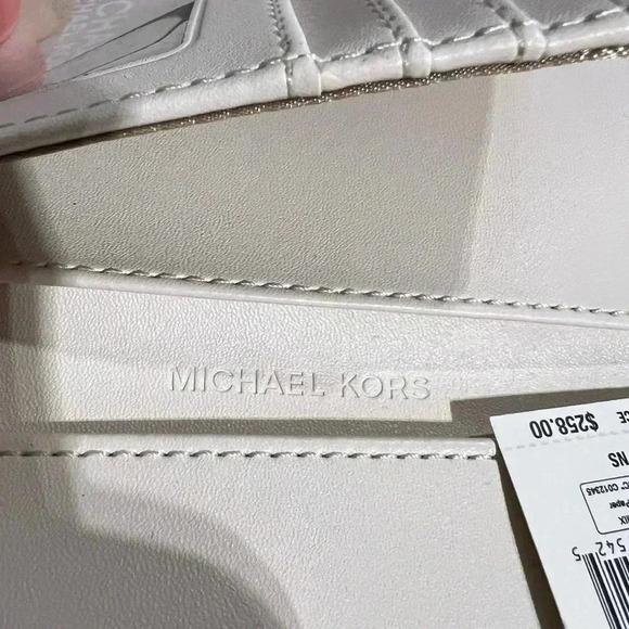 NWT!! Michael Kors Travel Jet Passport Holder/Wallet MIAMI Cream - Picture 5 of 5